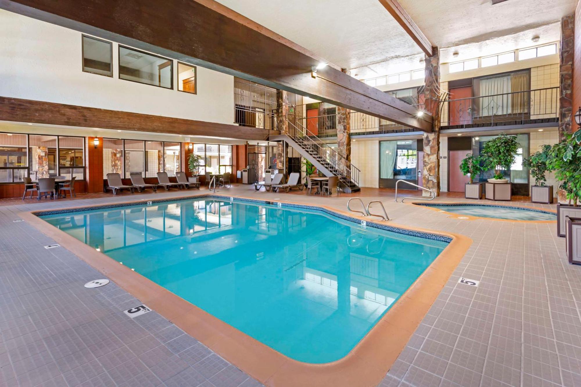 Best Western Plus Weston Inn Logan Exterior foto